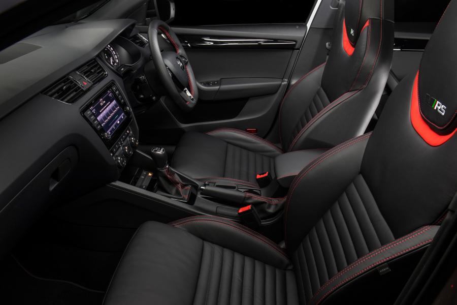 Интерьер Skoda Octavia RS 230 2016 года  (AU) (фото 11 из 13)